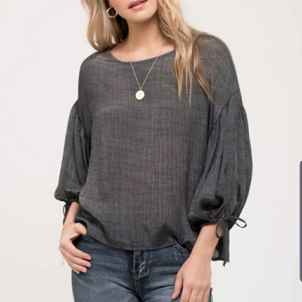 NWT Blu Pepper Gray Blouse